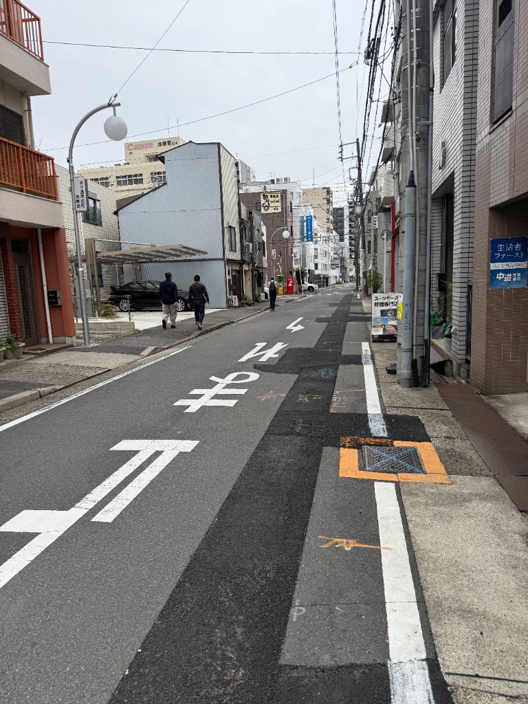 そのまま直進する