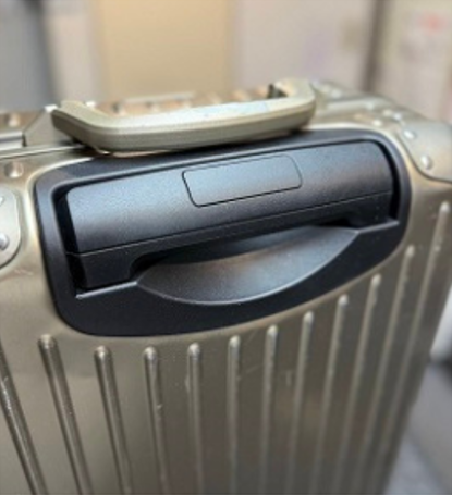 RIMOWA チタニウム アルミケース 伸縮ハンドル交換(代用品・色変更対応) 修理後