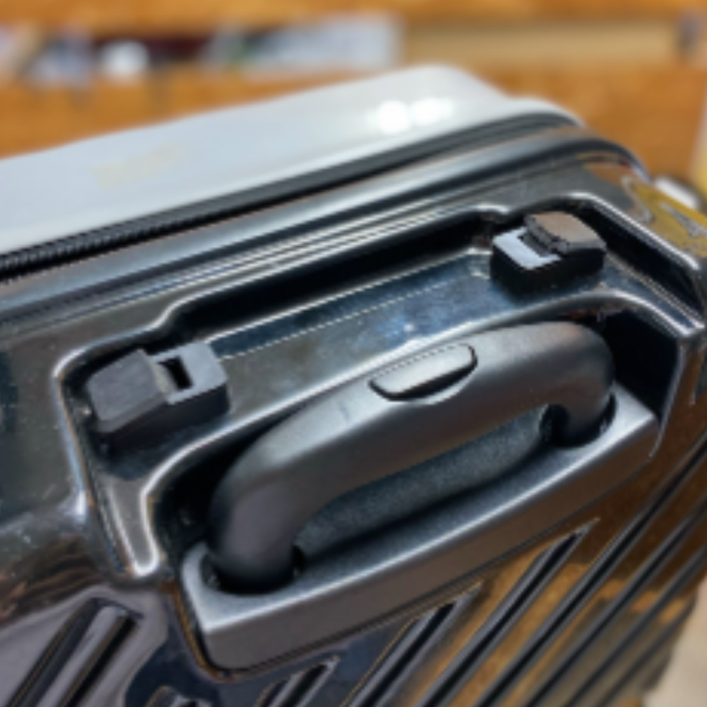 TUMI 樹脂ハンドル交換修理