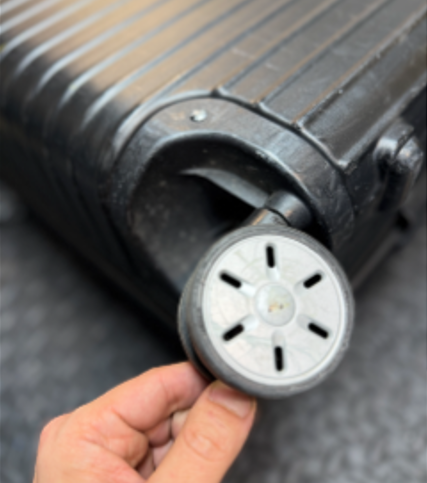 RIMOWA キャスター交換修理