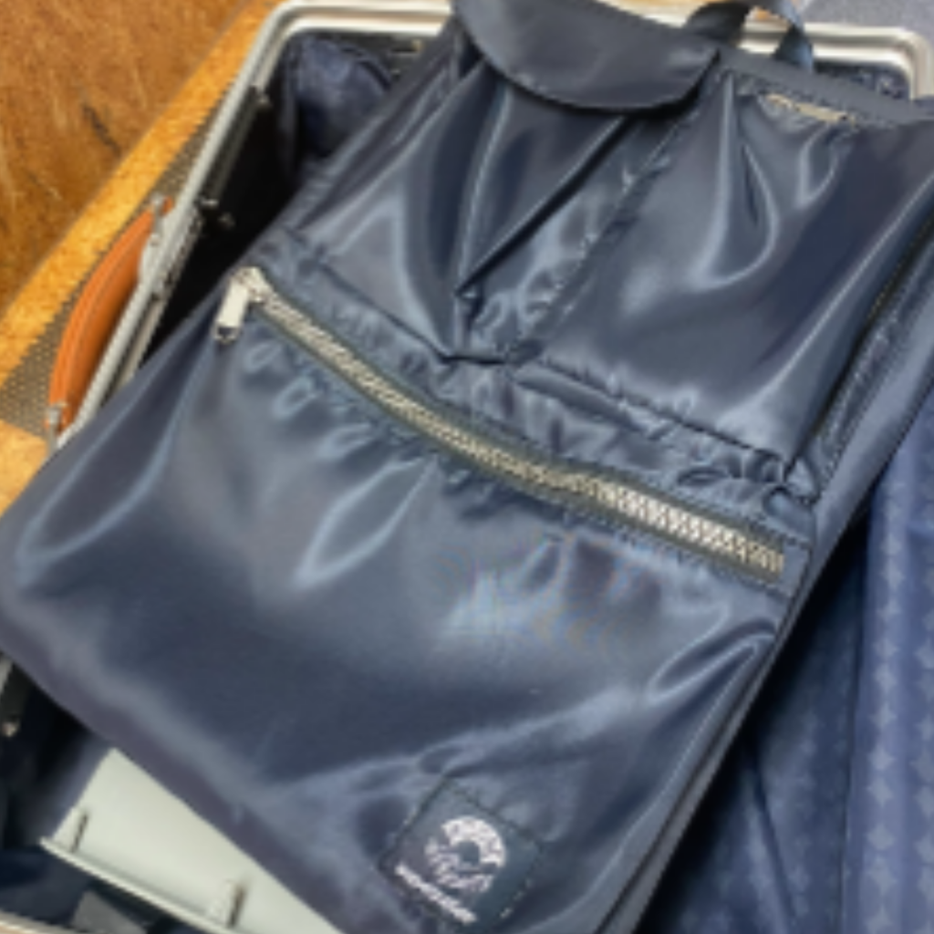 イノベーター 内装仕切り部品修理