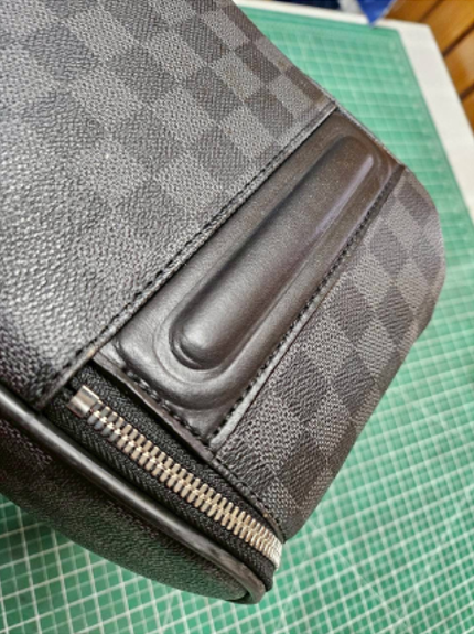 LOUIS VUITTON Louis Vuitton ゴム部品裂け修理 修理後