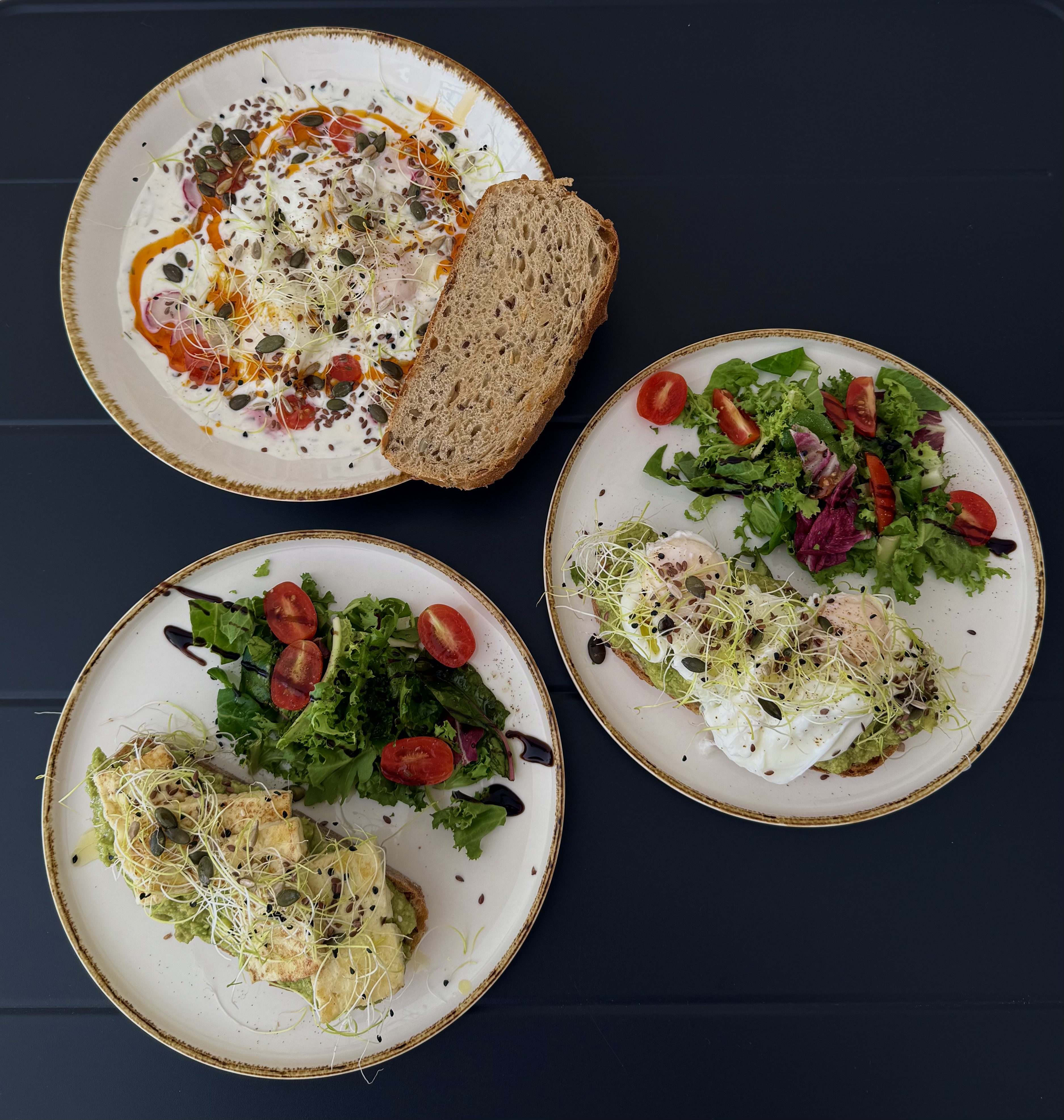 Tři brunch talíře