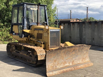 Angekaufte Komatsu Planierraupe mit Schild, Baujahr 1991, aus Teuchern im Burgenlandkreis
