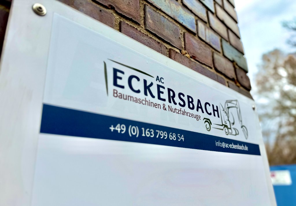 Nutzfahrzeuge und Baumaschinen