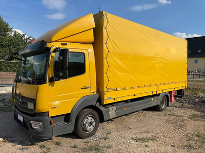 Angekaufter Mercedes-Benz Atego 818 mit Pritsche und Plane, Erstzulassung 2016, aus Trinum bei Köthen (Anhalt)