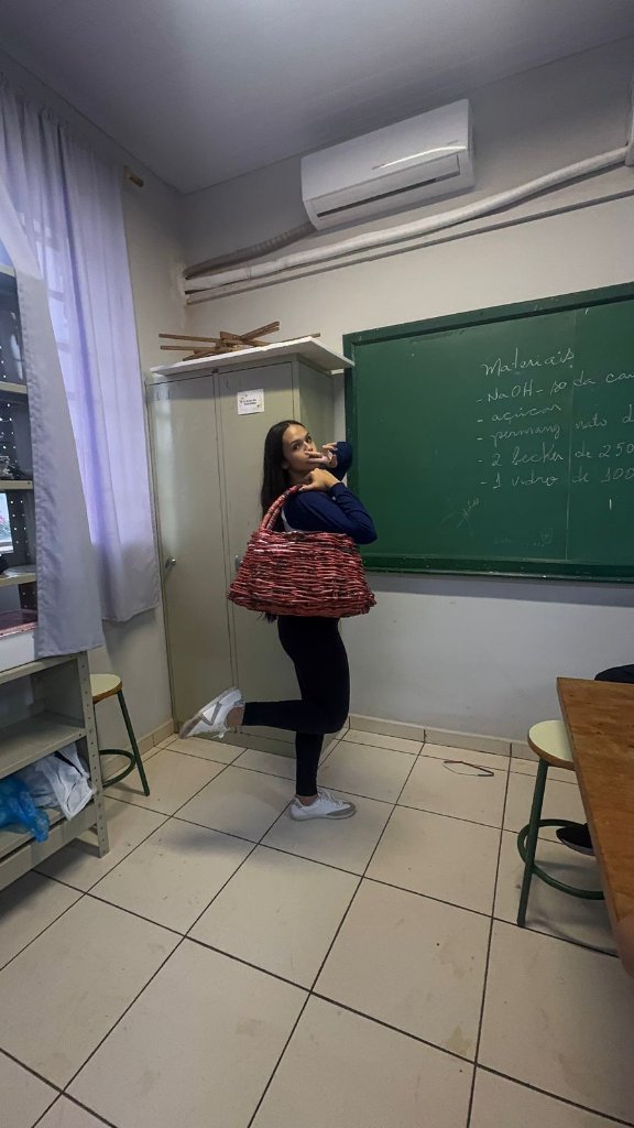 Aluna testando a ECOBAG pronta