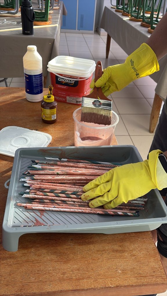 Canudos na bandeja de impermeabilização