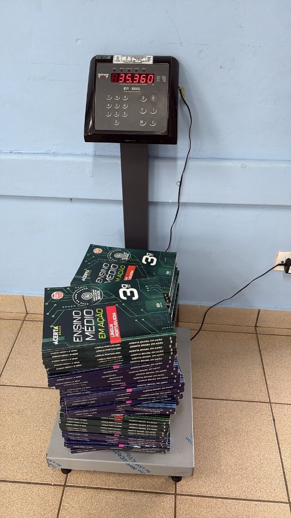 Papel recolhido para reciclagem