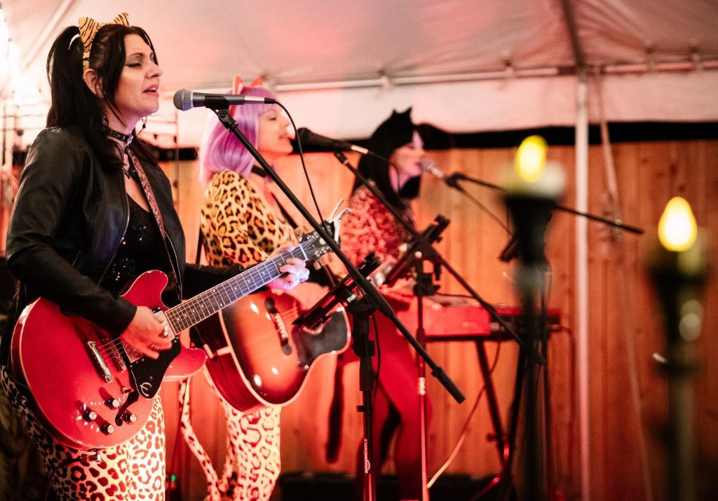Sister Golden Hair live performance — Live Performance