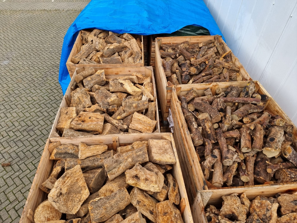 COOK IN WOOD – Olive Firewood for Pizza Ovens (Box 36L) 3