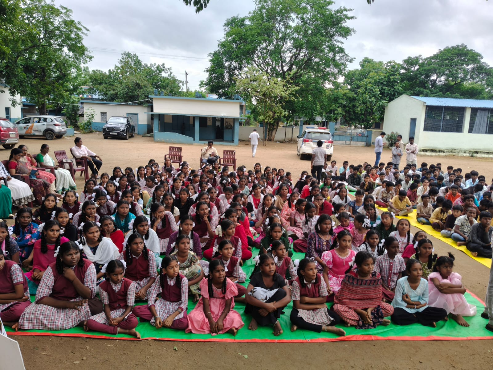 శిబిరంలో విద్యార్థుల సమూహం — జి.ఎచ్.ఎస్ పండిల్లపల్లి
