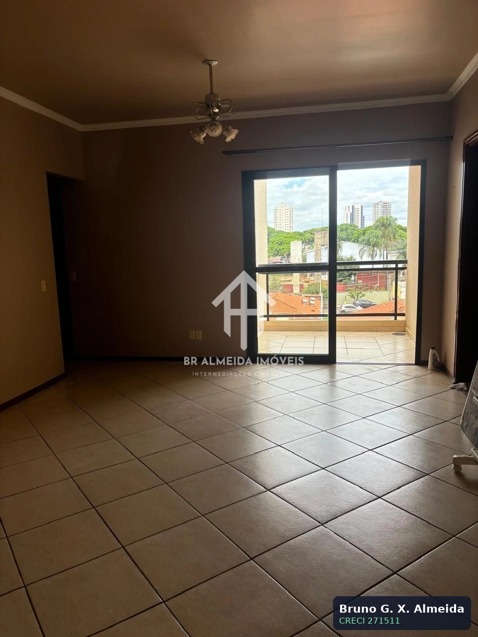 Apartamento com 2 Quartos à Venda na Avenida Presidente Vargas, 2851