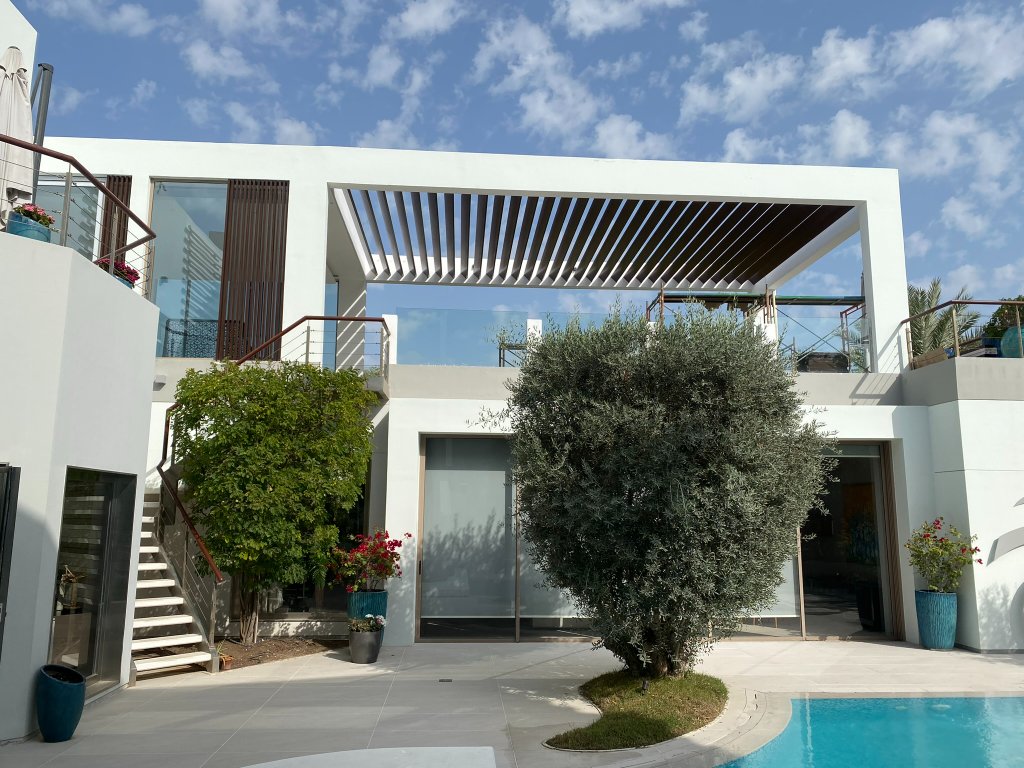 Modern Villa — Extension and Landscape