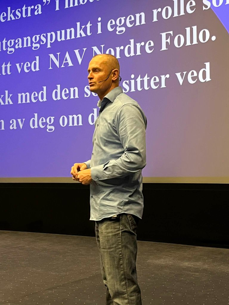 Arne Guddal holder foredrag