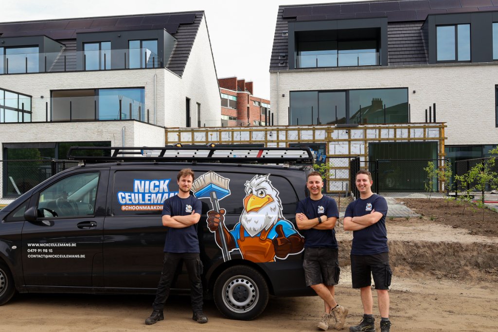 Professioneel schoonmaakteam aan het werk