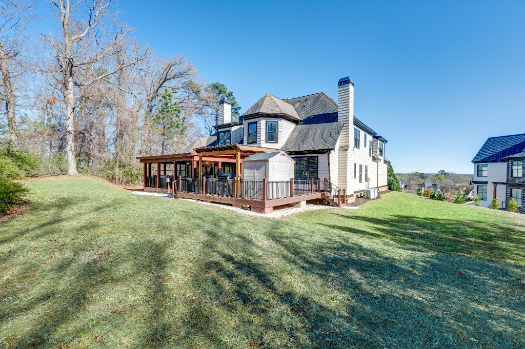 Backyard & Deck - 1049 Highland Village Trail