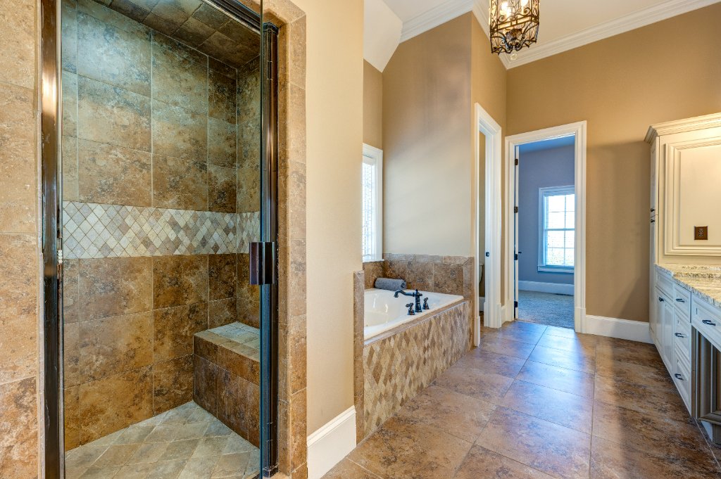 Primary Bath — Shower & Tub - 1049 Highland Village Trail