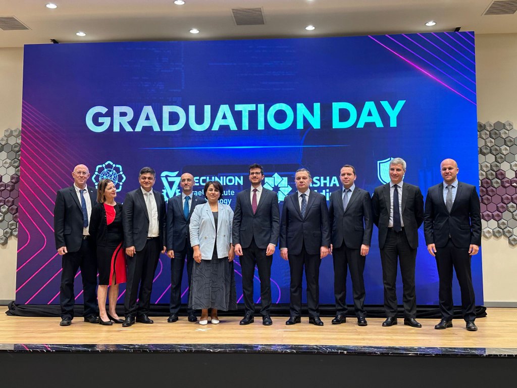 Students and Faculty at the Azerbaijan Cybersecurity Center