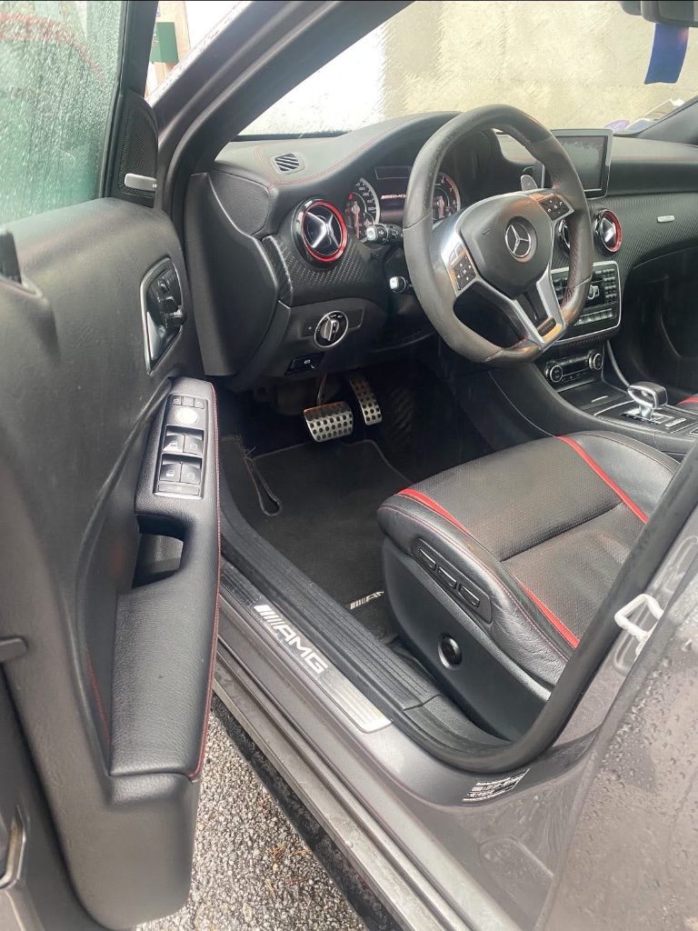 Mercedes AMG — intérieur nettoyage — après