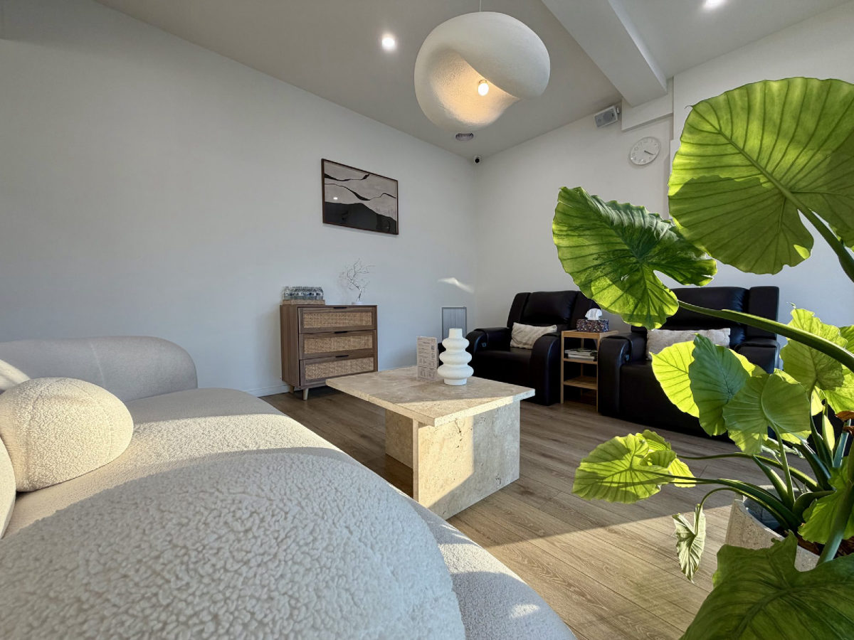 Wide lounge at Zelica HealthLand