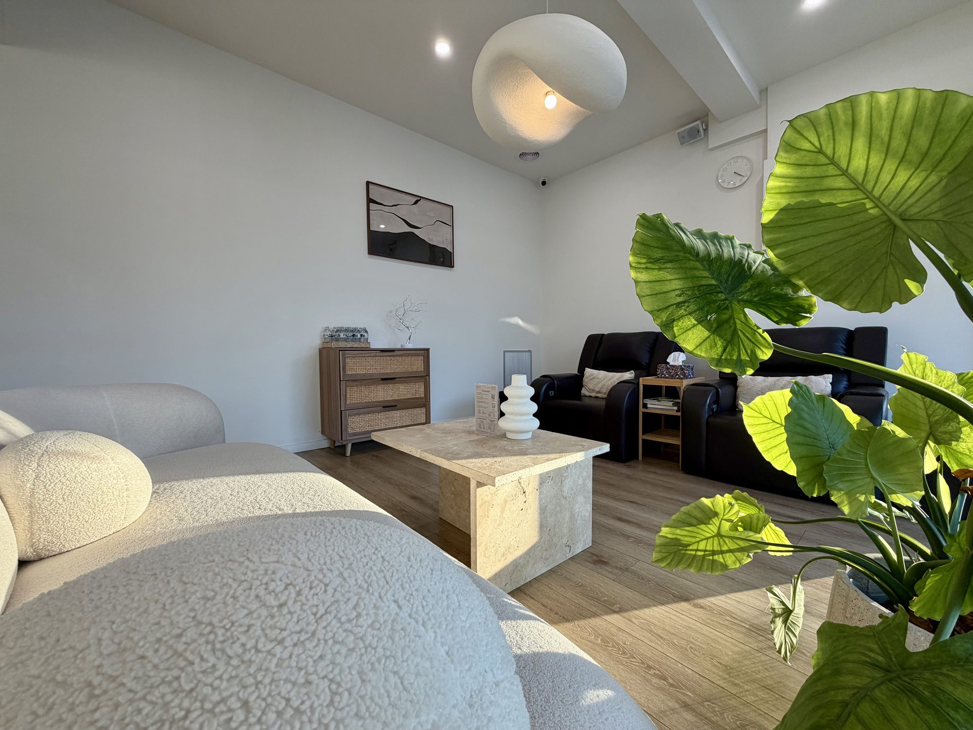 Wide lounge at Zelica HealthLand