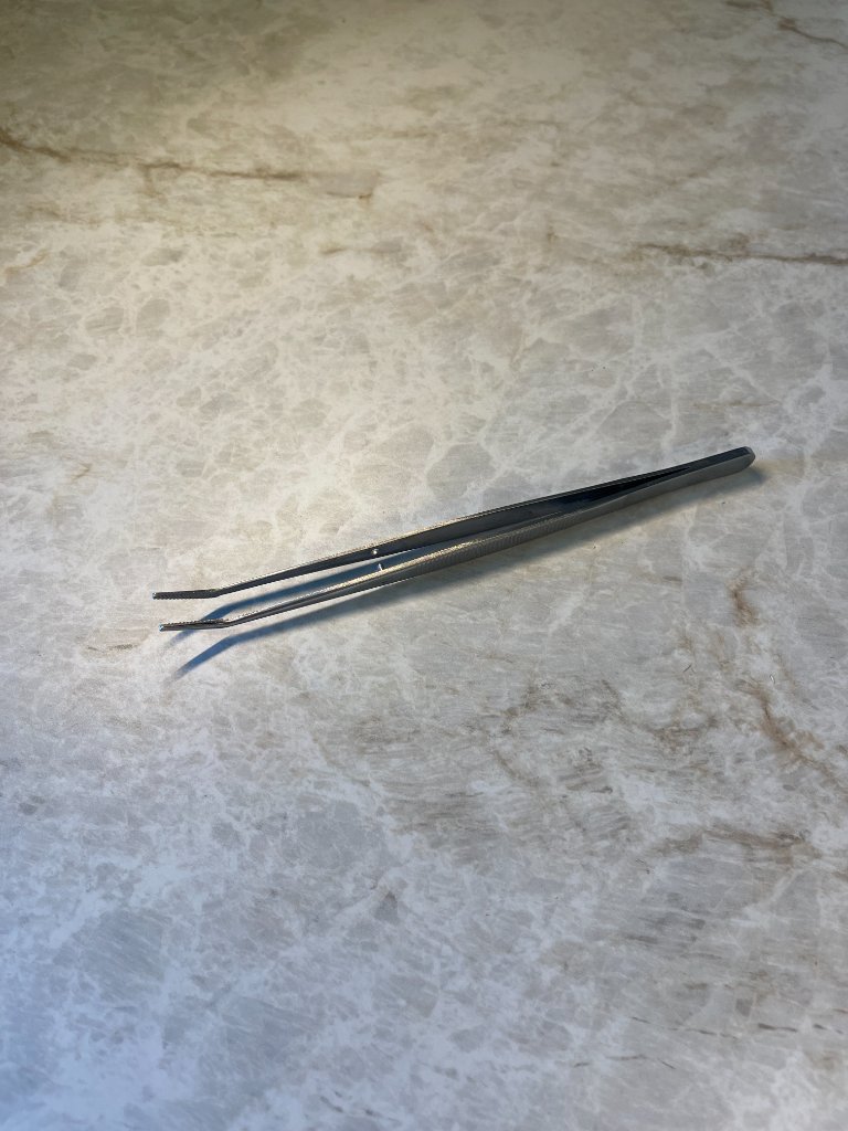 Tweezers
