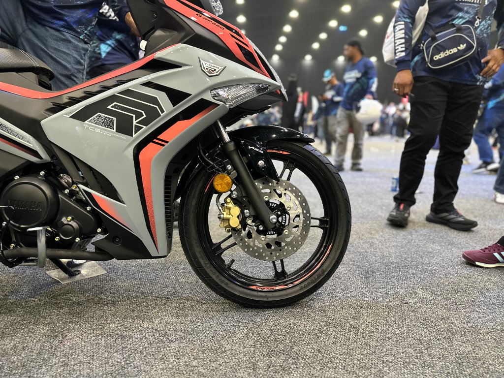 Yamaha Y16ZR-R (Standard) — Photo 1