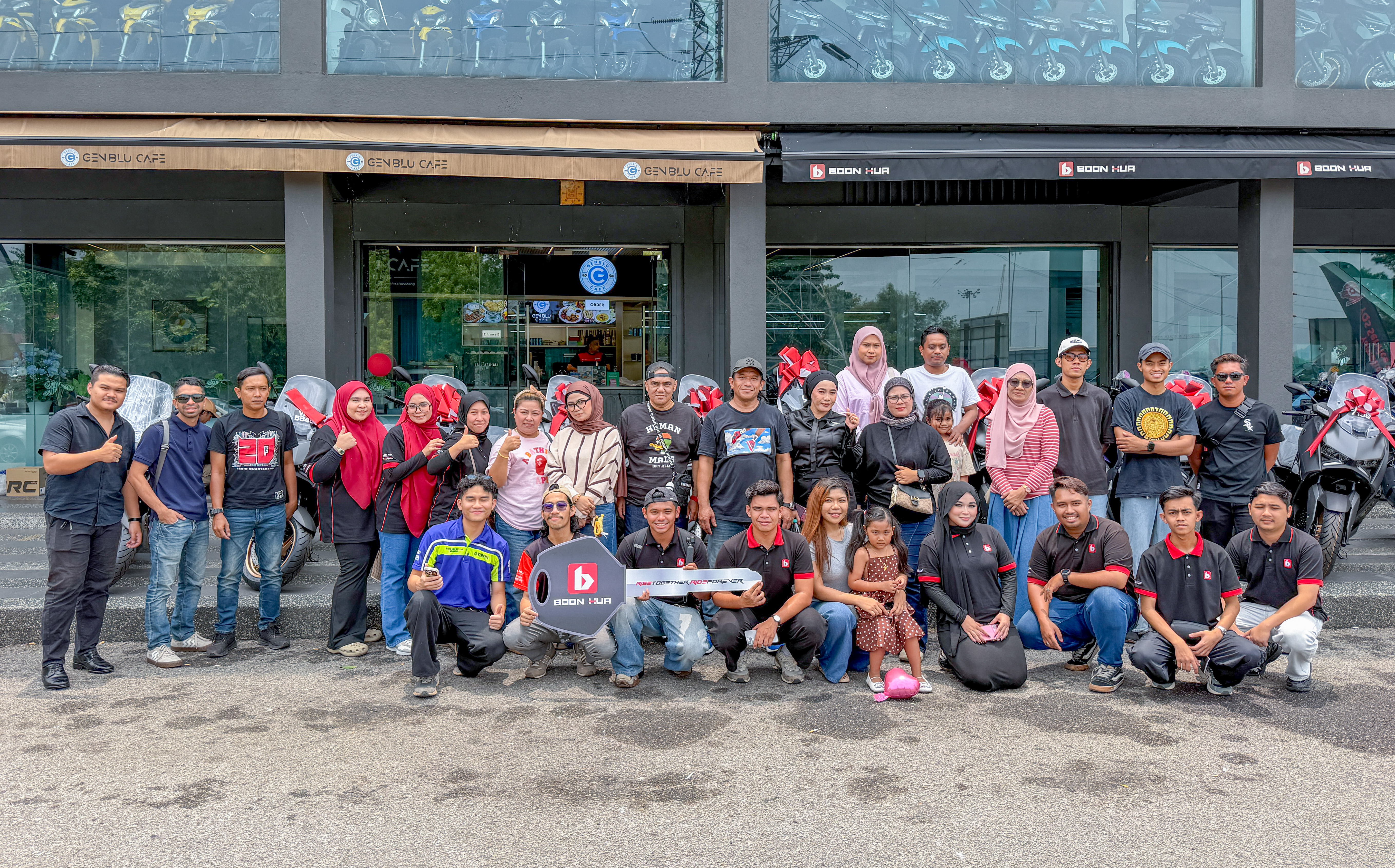 XMAX Tech MAX Exclusive Handover Ceremony di Boon Hua Motor Taman Sri Puchong — Boon Hua Motor motorcycle news