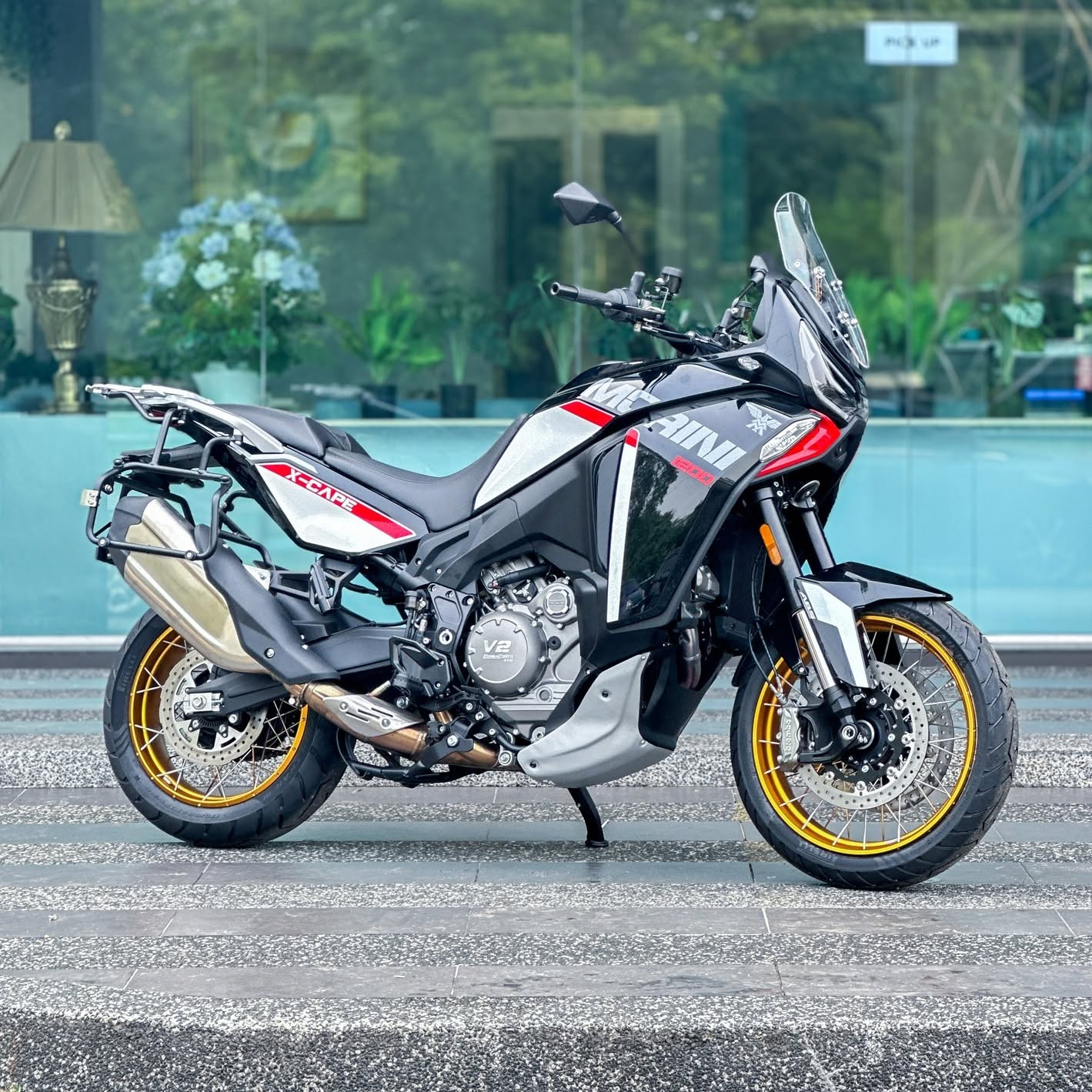 Moto Morini X-Cape 1200, motosikal adventure V-Twin 1,187cc