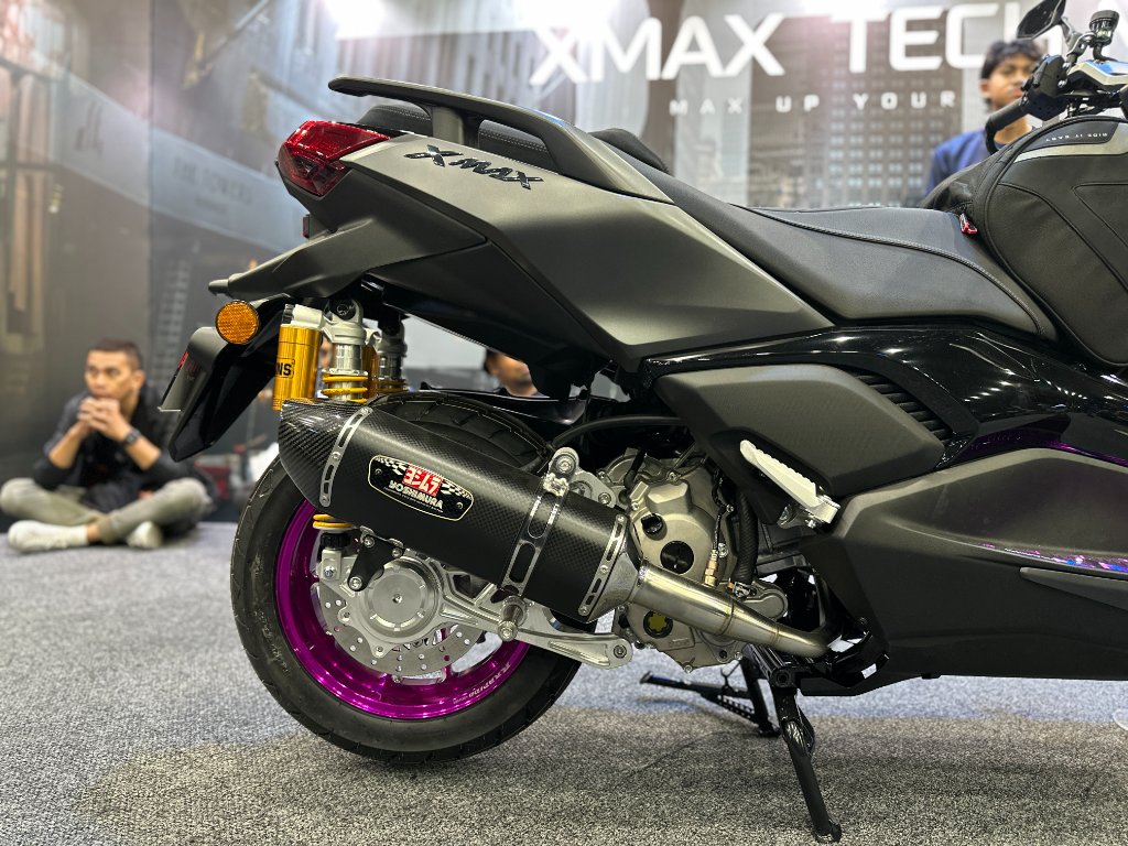 Yamaha XMAX 300 Tech Max — Photo 3