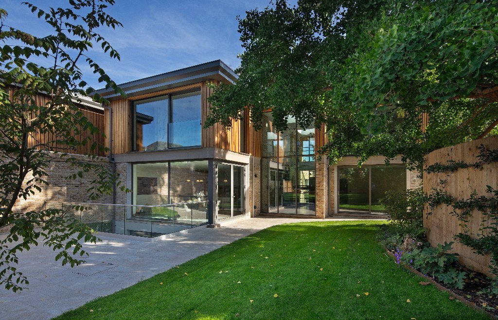 Exterior 3