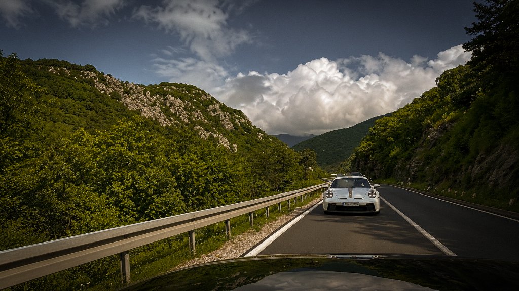 Scenic driving road