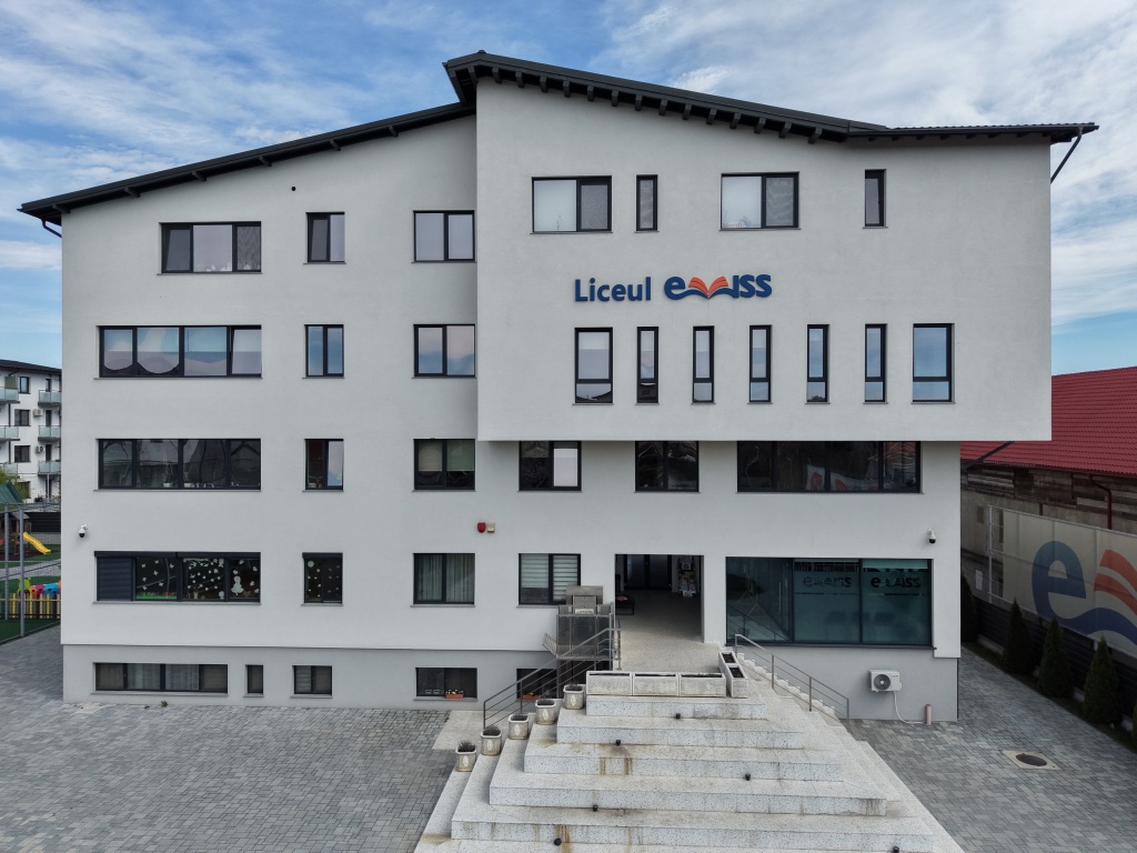 Sala de clasă modernă — Liceul Teoretic EVISS Iași