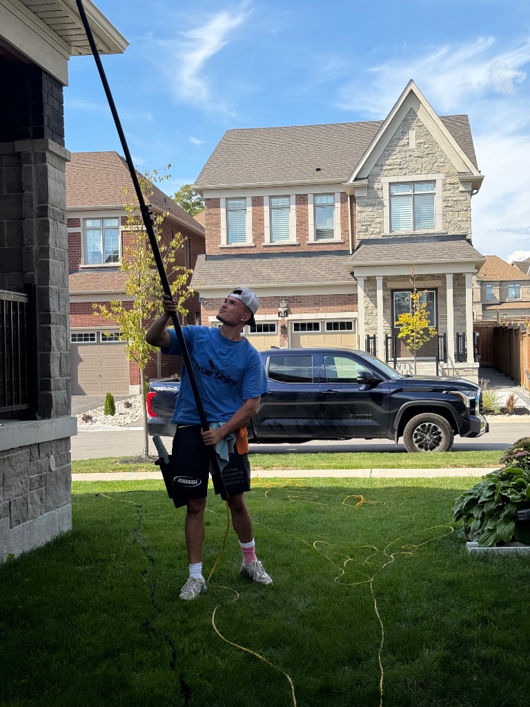 Premium exterior window cleaning in Bradford, Barrie & beyond