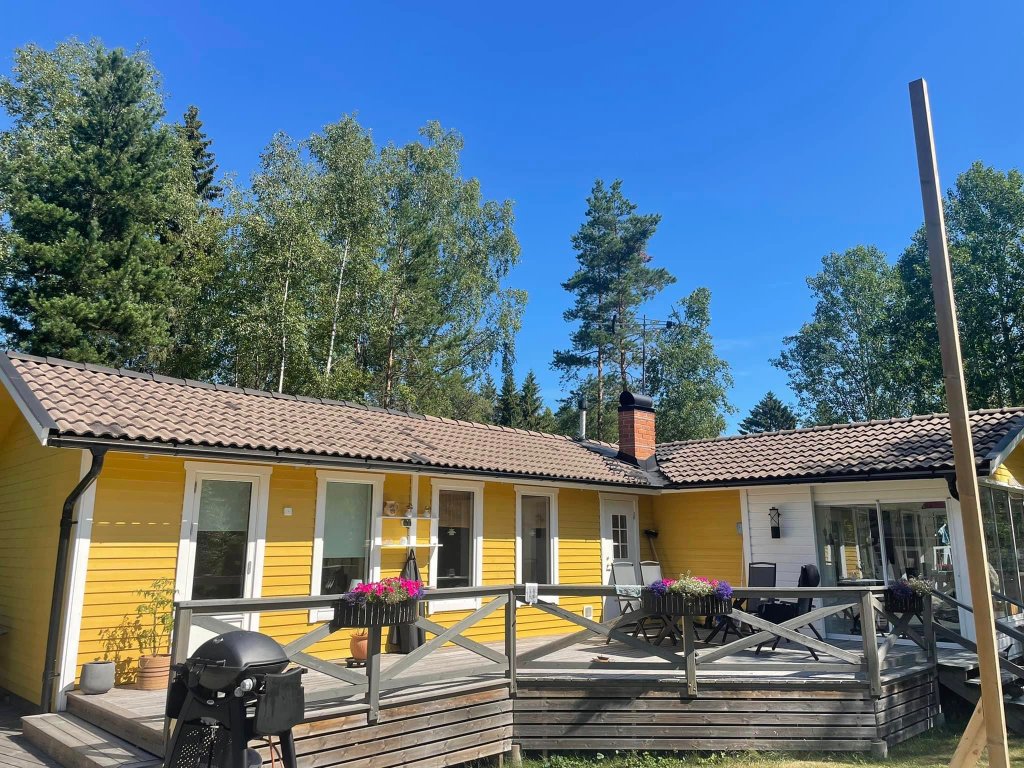 Taktvätt - gul villa före