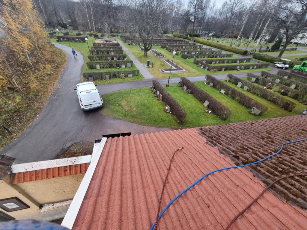 Kyrka tak under tvätt
