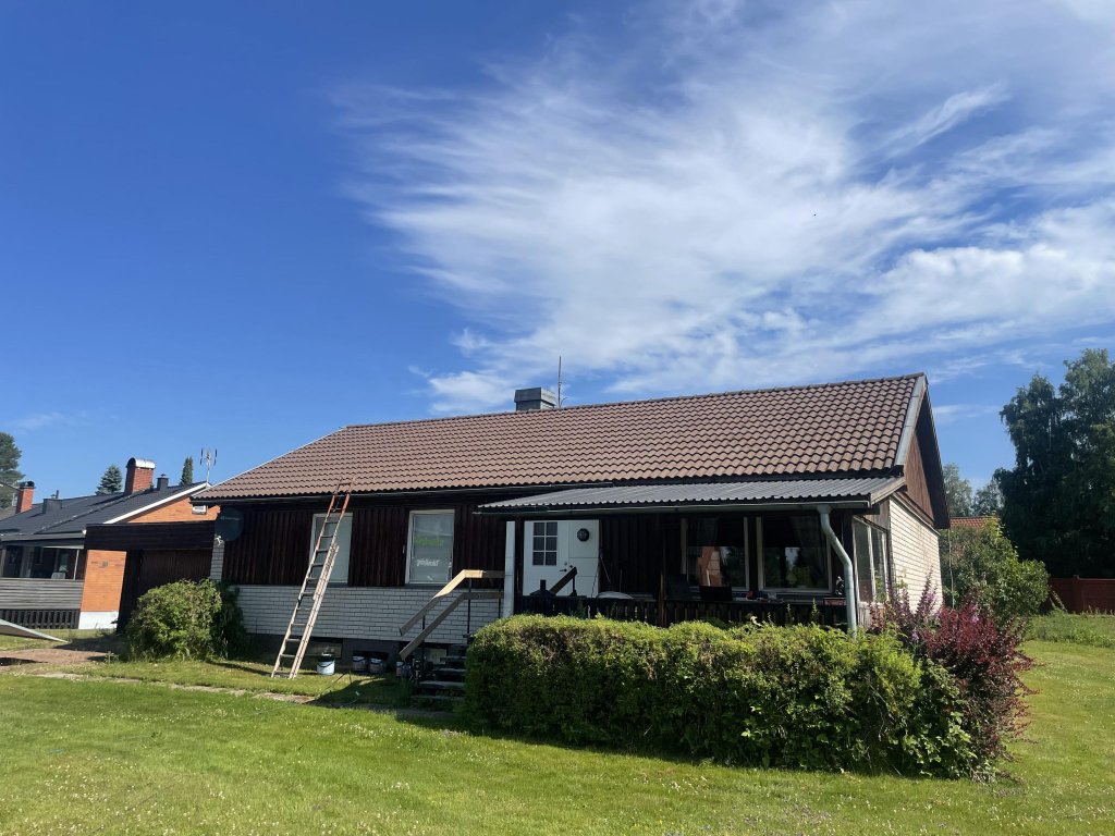 Tak före taktvätt - brun villa