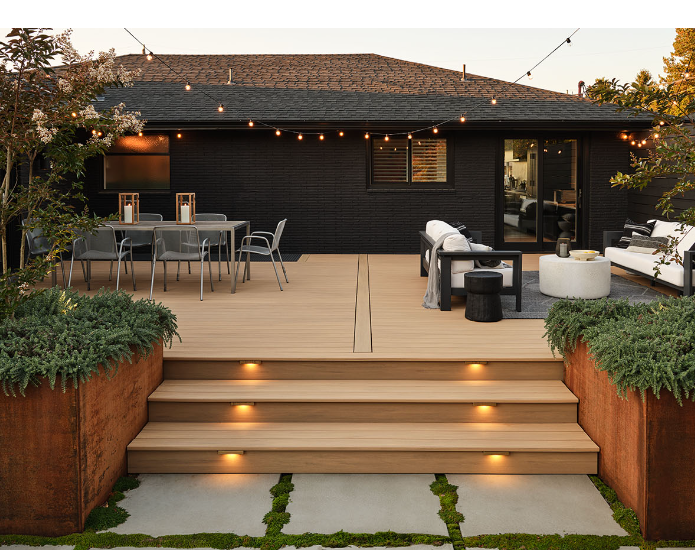 Patio épuré avec piscine