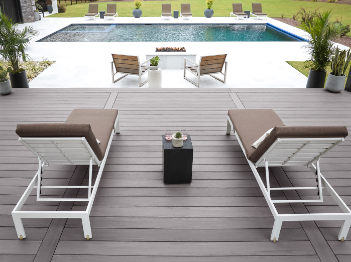 Terrasse couverte avec colonnes