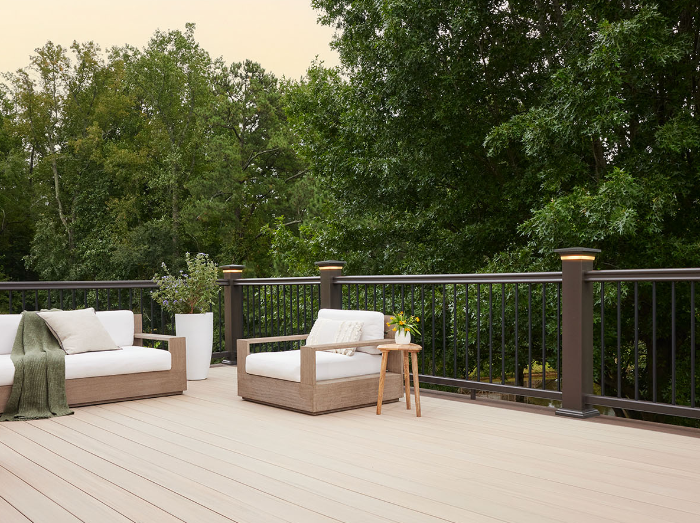 Terrasse naturelle avec salon