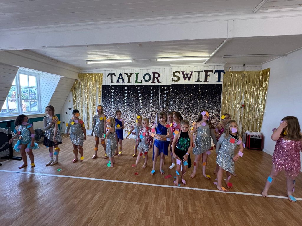 Holiday Dance Days 1