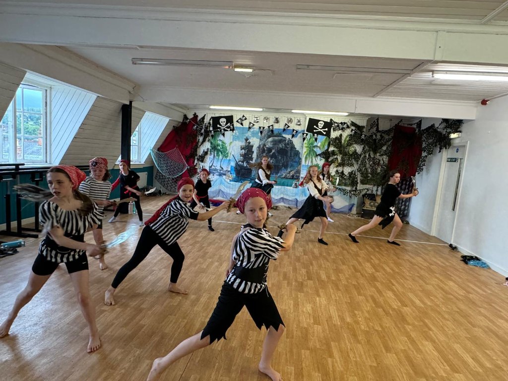 Holiday Dance Days 4