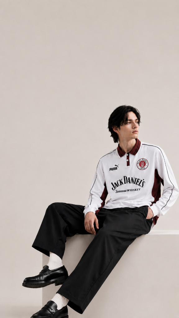 Camisa de futebol vestida como peça de streetwear