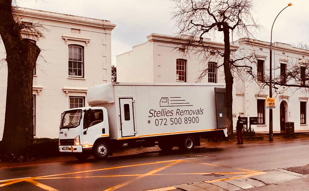 Stellies Removals truck