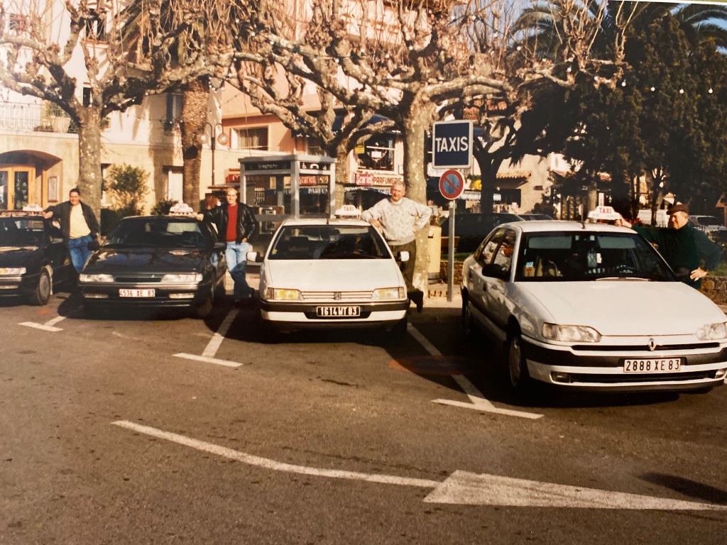 Station de taxi du Lavandou en 1993 – histoire familiale Taxi & VTC Laurent
