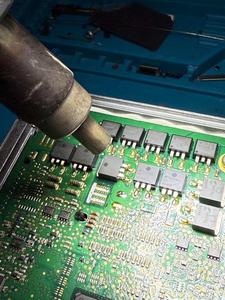 Hot-air rework station — component-level MOSFET replacement