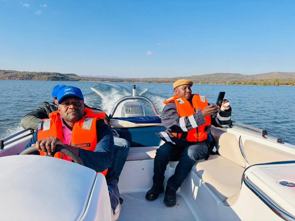 Boat Cruise on the Dam