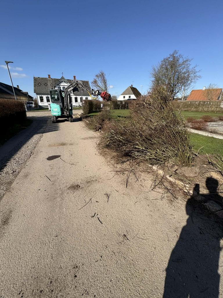 Hækkeklip og vedligeholdelse af Bondes Entreprenør