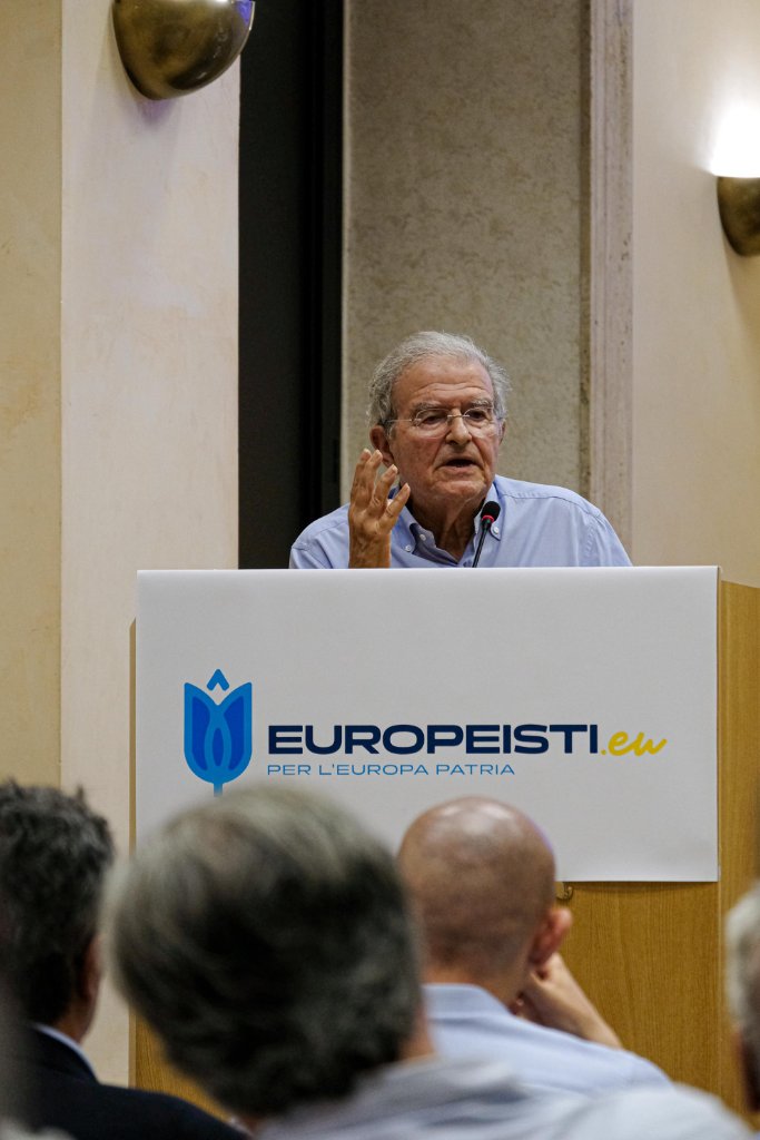 Relatore alla prima assemblea dei promotori